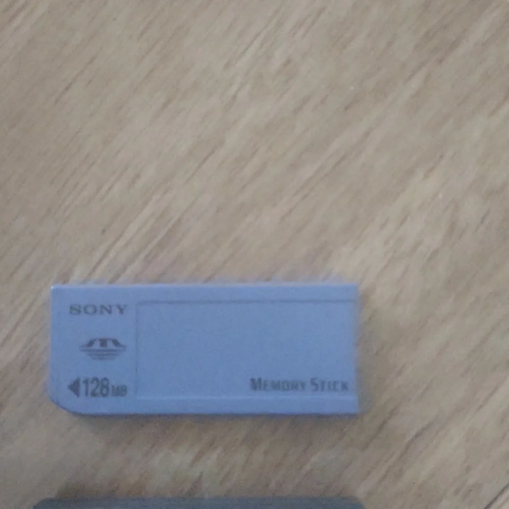 Sony DSC-P9 digital still camera. 4.0 MP - Picture 6 of 12